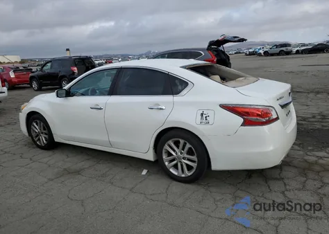 2015 Nissan Altima 2.5 z USA, uszkodzony, nr VIN 1N4AL3AP8FN371966